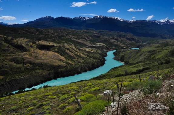 O visual absolutamente maravilhoso, com cara de cartão postal, do rio Baker, região de Cochrane, na Carretera Austral, no sul do Chile